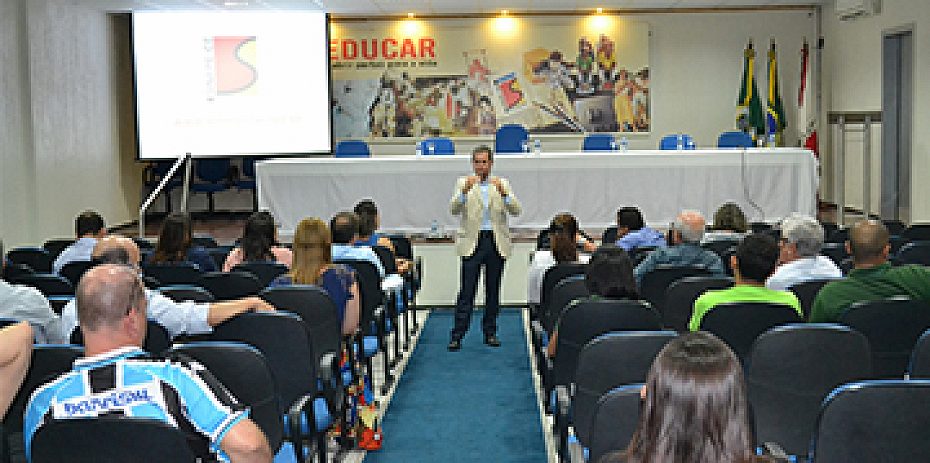 ABMES debate mudanças no Fies com setor da educação superior cearense 